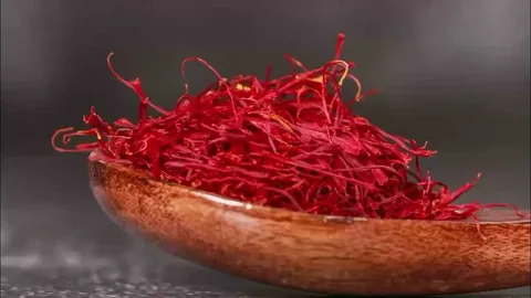 تصویر 1 از زعفران نگین سرگل بسته‌ بندی شده و آماده مصرف